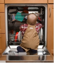 child-dishwasher_blog.jpg